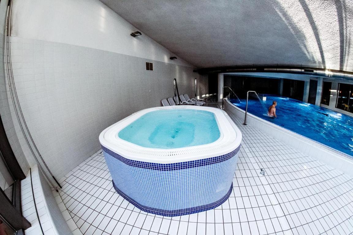Premium Apartment For Old Town & Jewish Quarter Plus Pool Cracovia Exterior foto